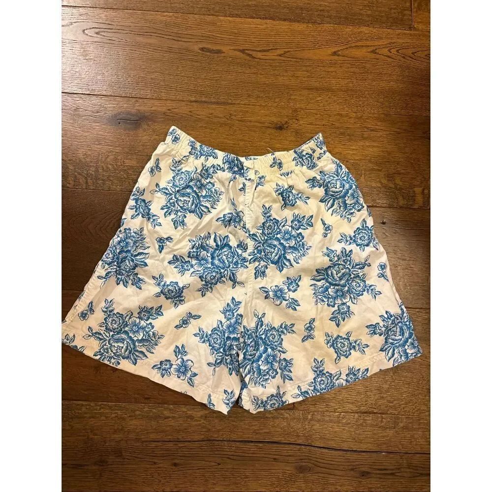 Chaus vintage M 25 26 blue floral high waist shorts